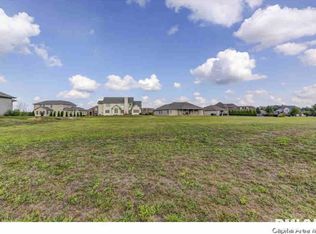 300 Ramblewood Dr, Chatham, IL 62629
