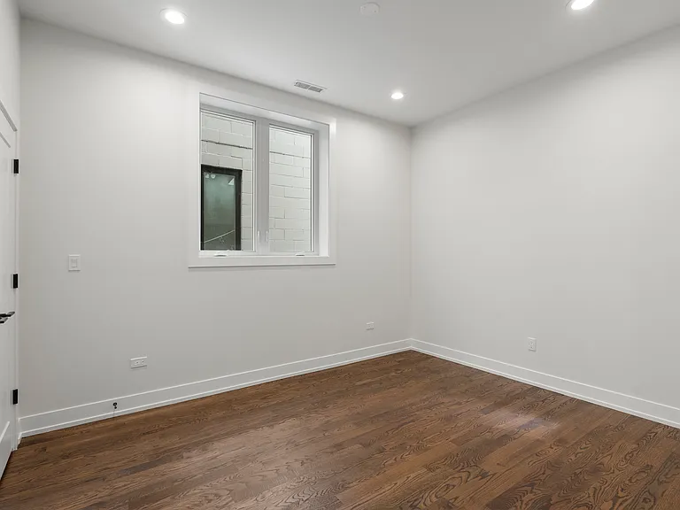 420 E 50th Pl #2 — Photo 13