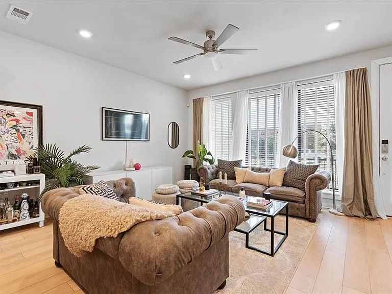 2268 Rook Dr — Photo 3