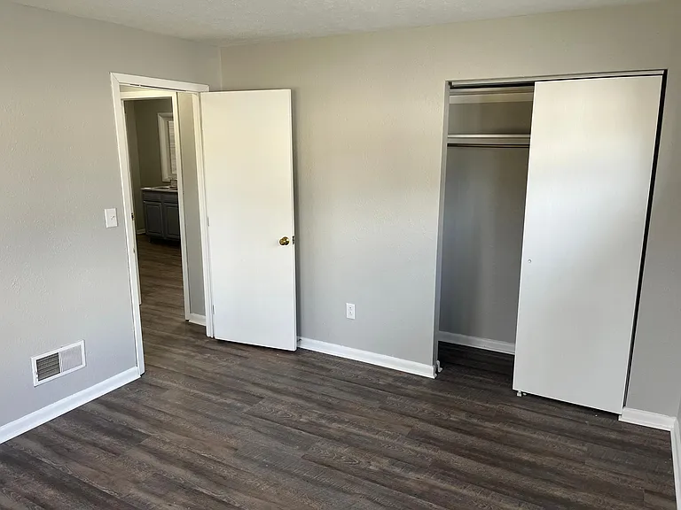 1253 Eastgate Rd — Photo 12