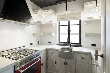 Rented by Leslie J. Garfield