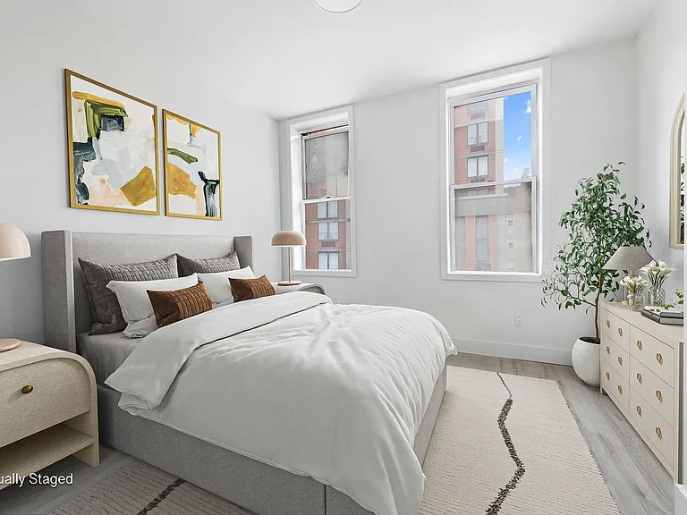 25 E 7th St #9 — Photo 3