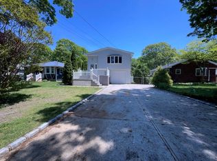 124 Auborn Ave, Shirley, NY 11967