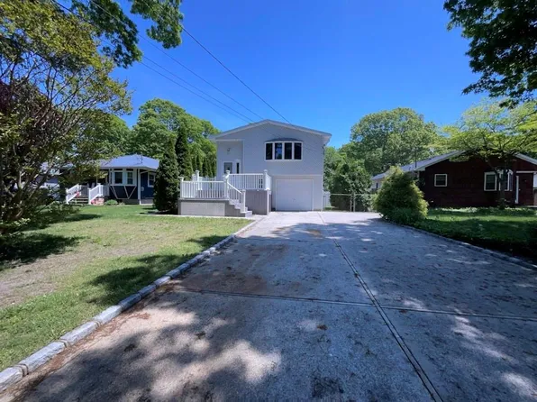 124 Auborn Avenue, Shirley, NY 11967