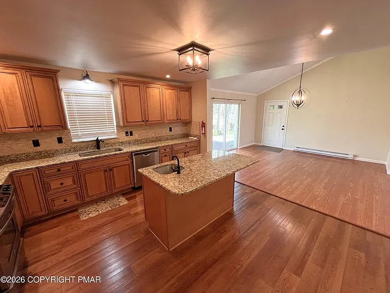 31 Hemlock Dr — Photo 12