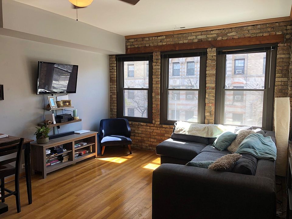 1st image of 454 W Wrightwood Ave