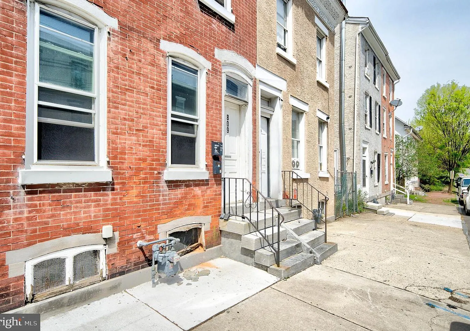 809 Green St — Photo 1