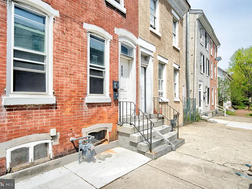 809 Green St