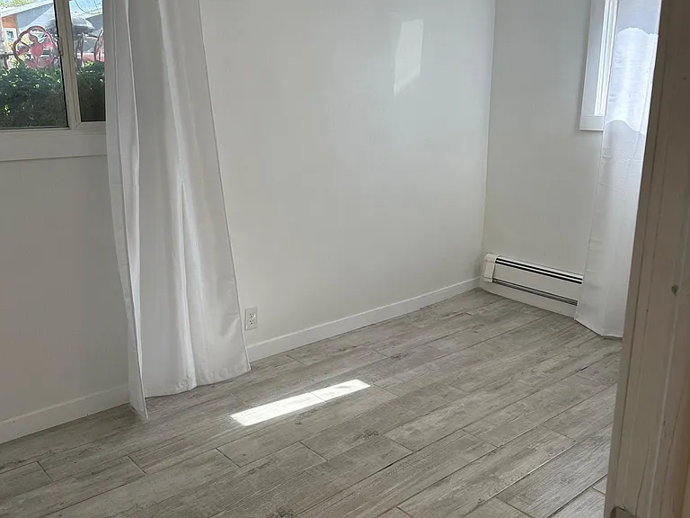 Back bedroom/office