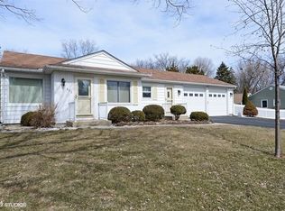 831 Stevens Ave, Sycamore, IL 60178