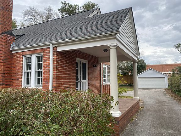 2nd image of 11 Colonial Dr