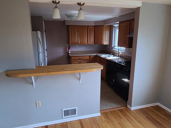 Dining room looking into kitchen