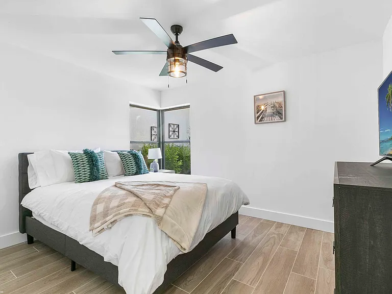 13781 Barberry Dr — Photo 13