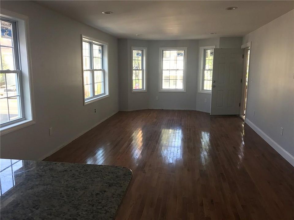 2nd image of 6 Alton St