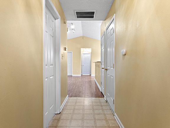 3rd image of 2248 Prescott Ln
