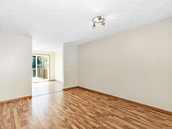 4th image of 590 Pickerington Hills Dr
