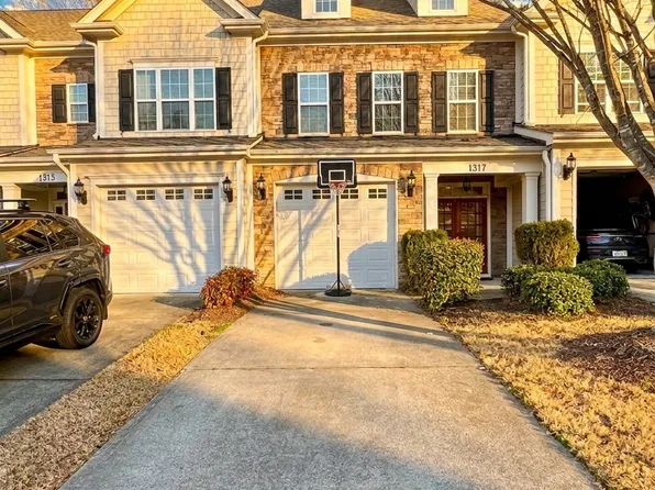 1317 Foxglove Dr, Morrisville, NC 27560