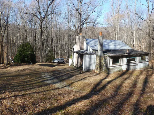 5286 Cub Creek Rd, Roseland, VA 22967