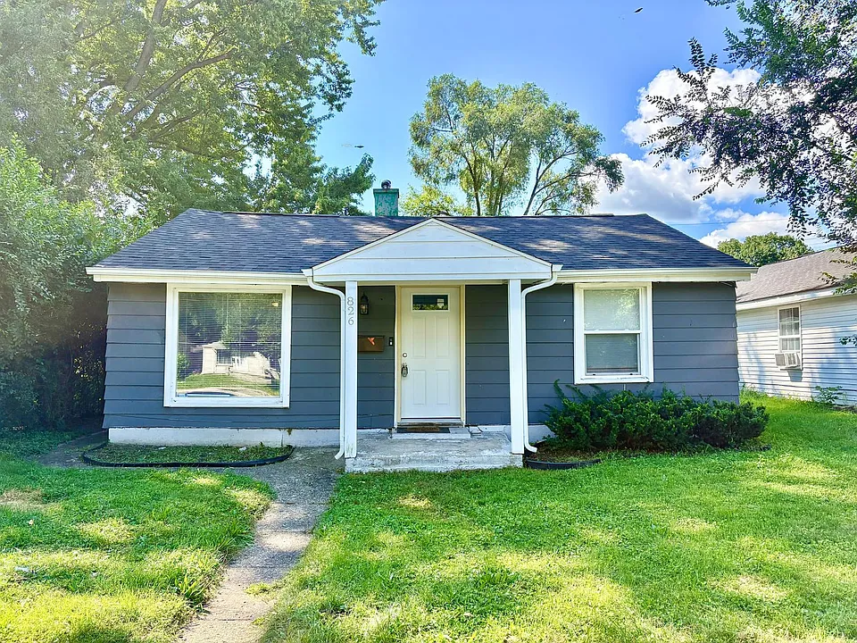 826 W Bryan St