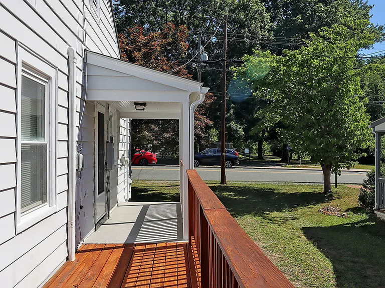 1306 Chesapeake St — Photo 14