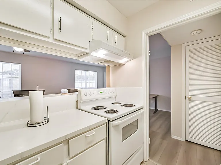 6410 Del Monte Dr #89 — Photo 27