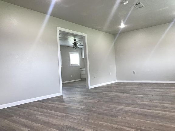 4th image of 3403 Battlebell Rd