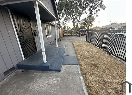 3rd image of 672 Las Palmas Ave