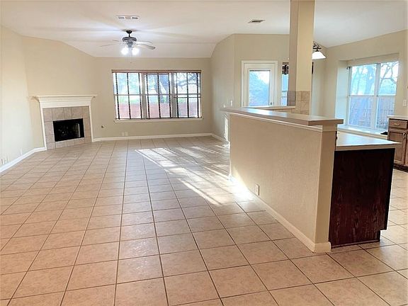 3rd image of 1604 Gretchen Dr