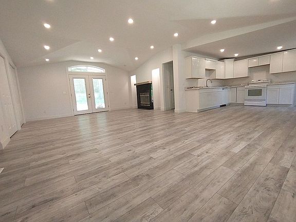 3rd image of 103 Belvedere Dr