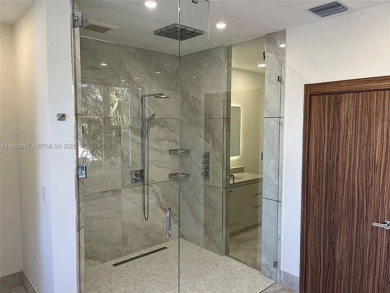 3705 NE 214th St #13 — Photo 37