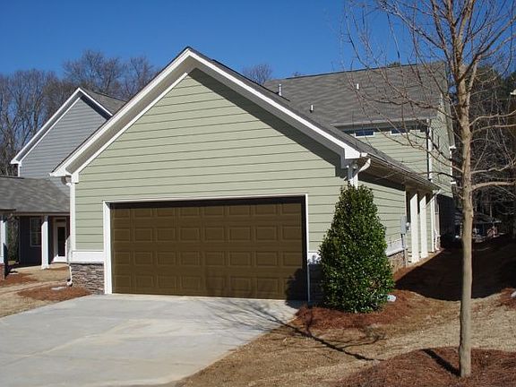3rd image of 960 Turner Dr SE