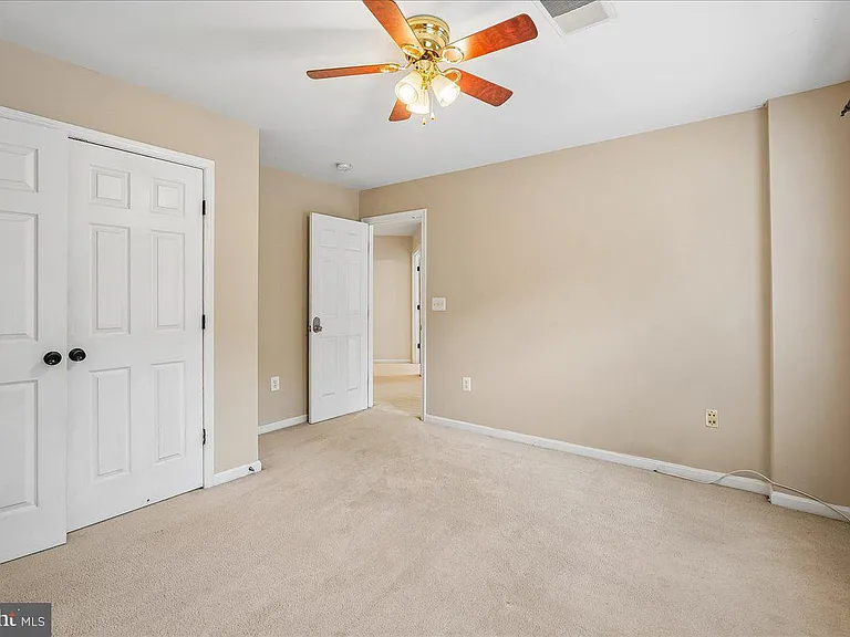 905 Royal Elm Ct — Photo 43