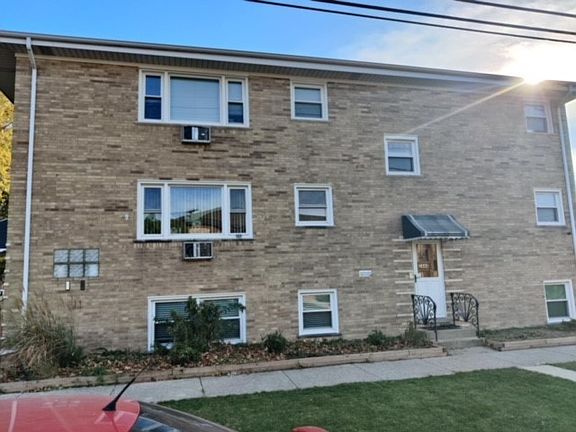 4th image of 2444 N 77th Ave