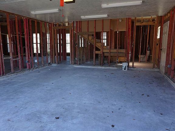 2nd image of 6850 Tallow Dr