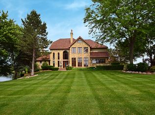 2000 Braymore Dr, Inverness, IL 60010