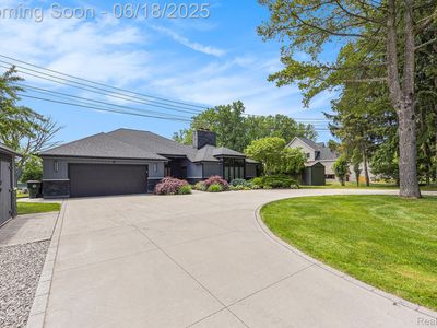360 Gan Eden Dr, Lake Orion, MI, 48362