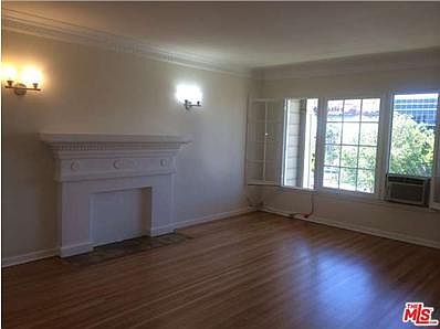 3rd image of 946 Alandele Ave