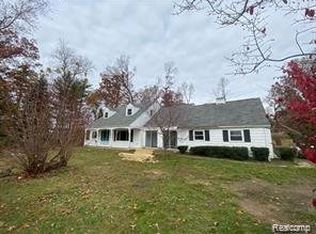 1080 W Highland Rd, Howell, MI
