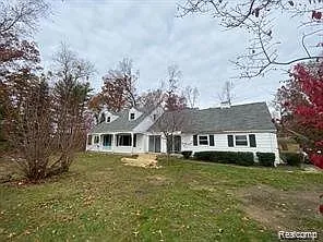 1080 W Highland Rd Photo 1