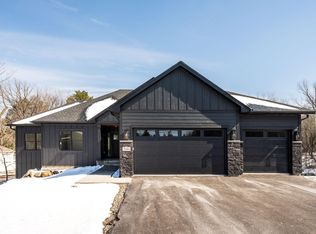3916 McMenemy St, Vadnais Heights, MN 55127