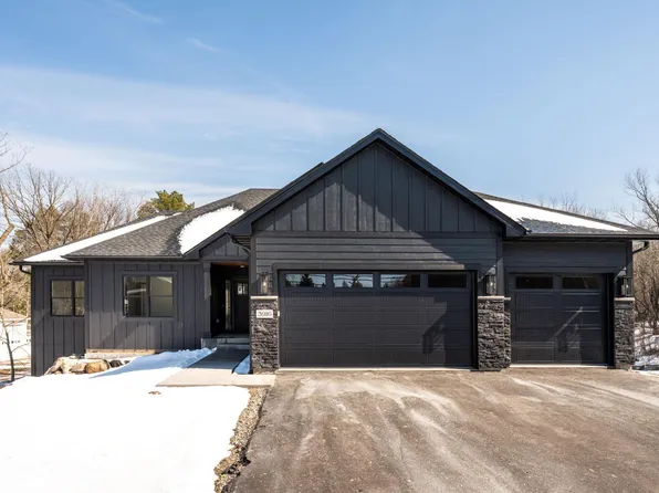 3916 McMenemy St, Vadnais Heights, MN 55127