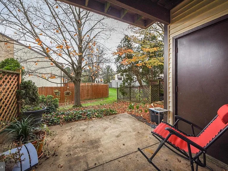 220 Payne Ct — Photo 17