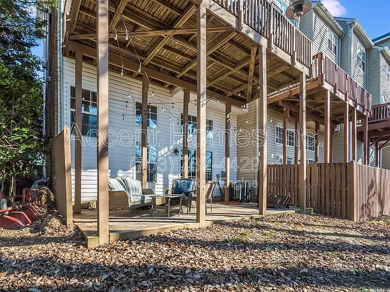 6450 Waterfield Rd — Photo 33