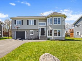 18 Carter Cres, Oromocto, NB E2V 0C3