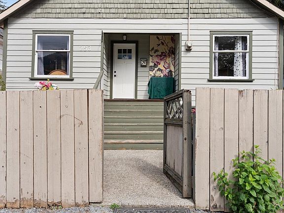 2nd image of 253 1st Ave