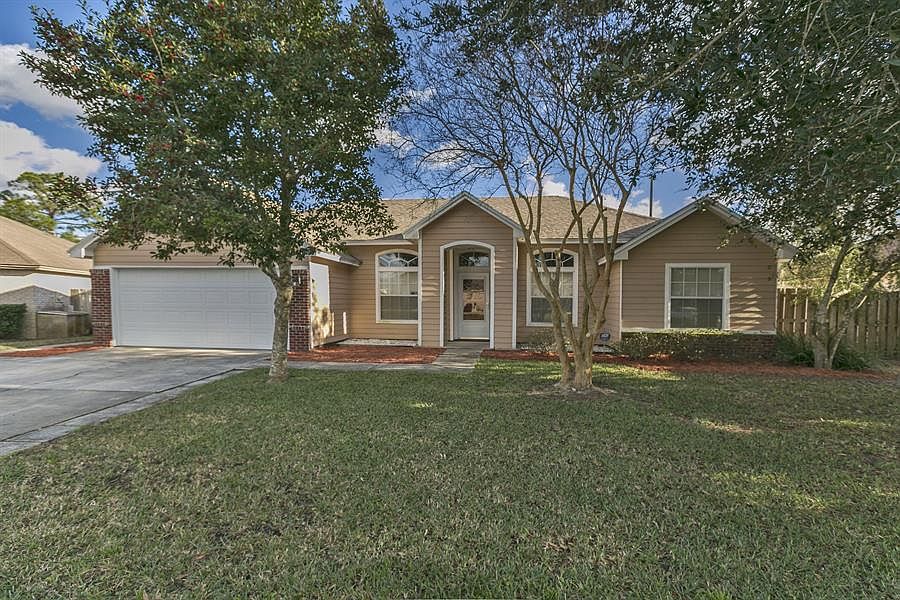 1st image of 12664 Hickory Lakes Dr S