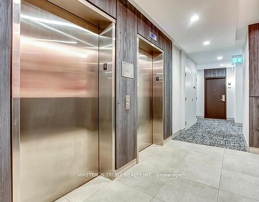 5th image of 85 Duke St W #902
