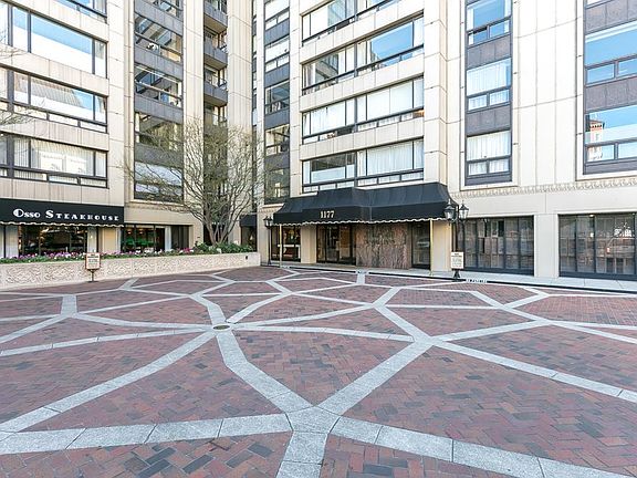 3rd image of 1177 California St APT 1131