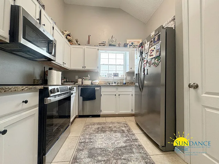 1701 Colonial Ct — Photo 5