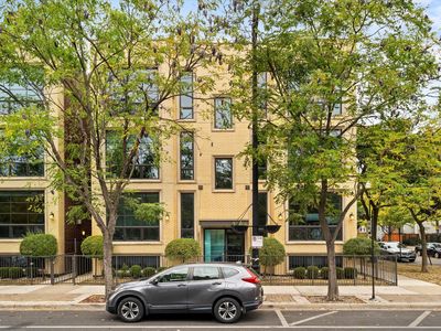 2532 W Irving Park Rd APT 3W, Chicago, IL, 60618